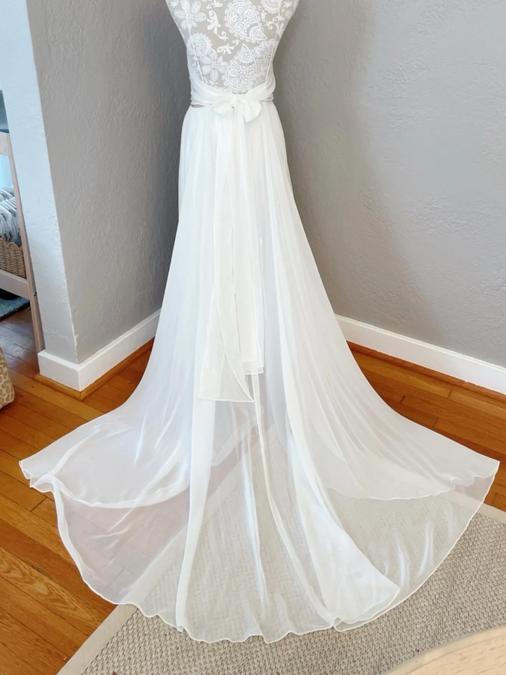 Truvelle Beaded Wedding Gown Size 14 Ivory Boho Lace Dress 30” waist - Like New - Picture 13 of 15